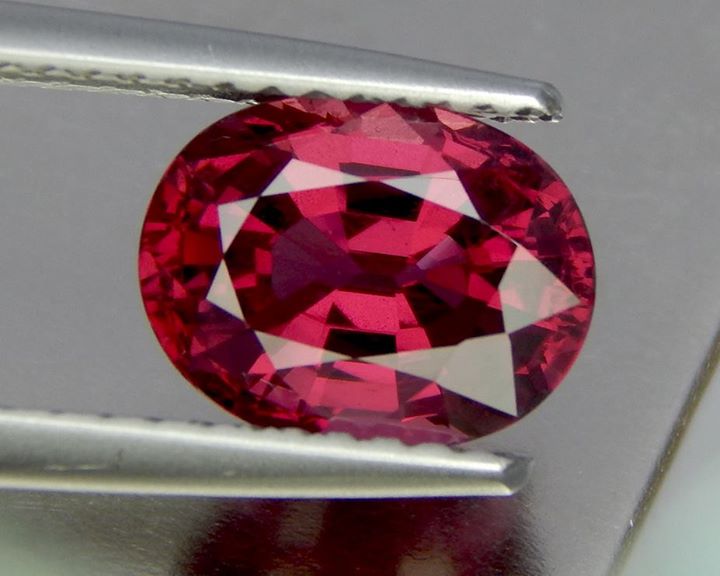 โรโดไลต์ กาเน็ท Natural Rhodolite Garnet