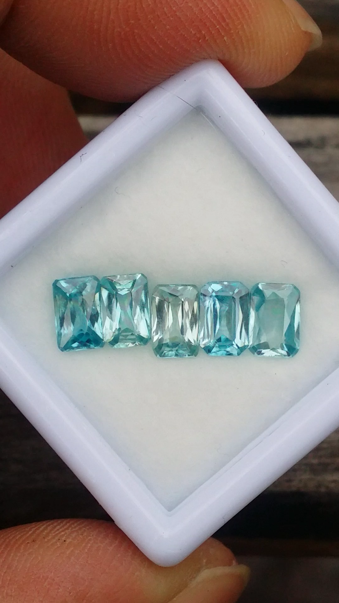 เพทาย Natural Zircon