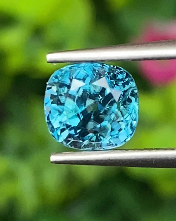 เพทาย Natural Zircon