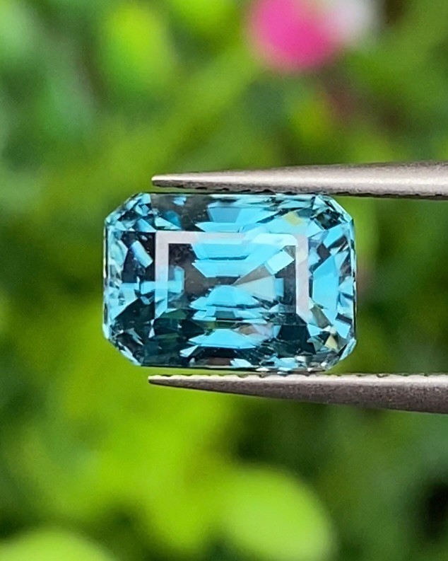 เพทาย Natural Zircon