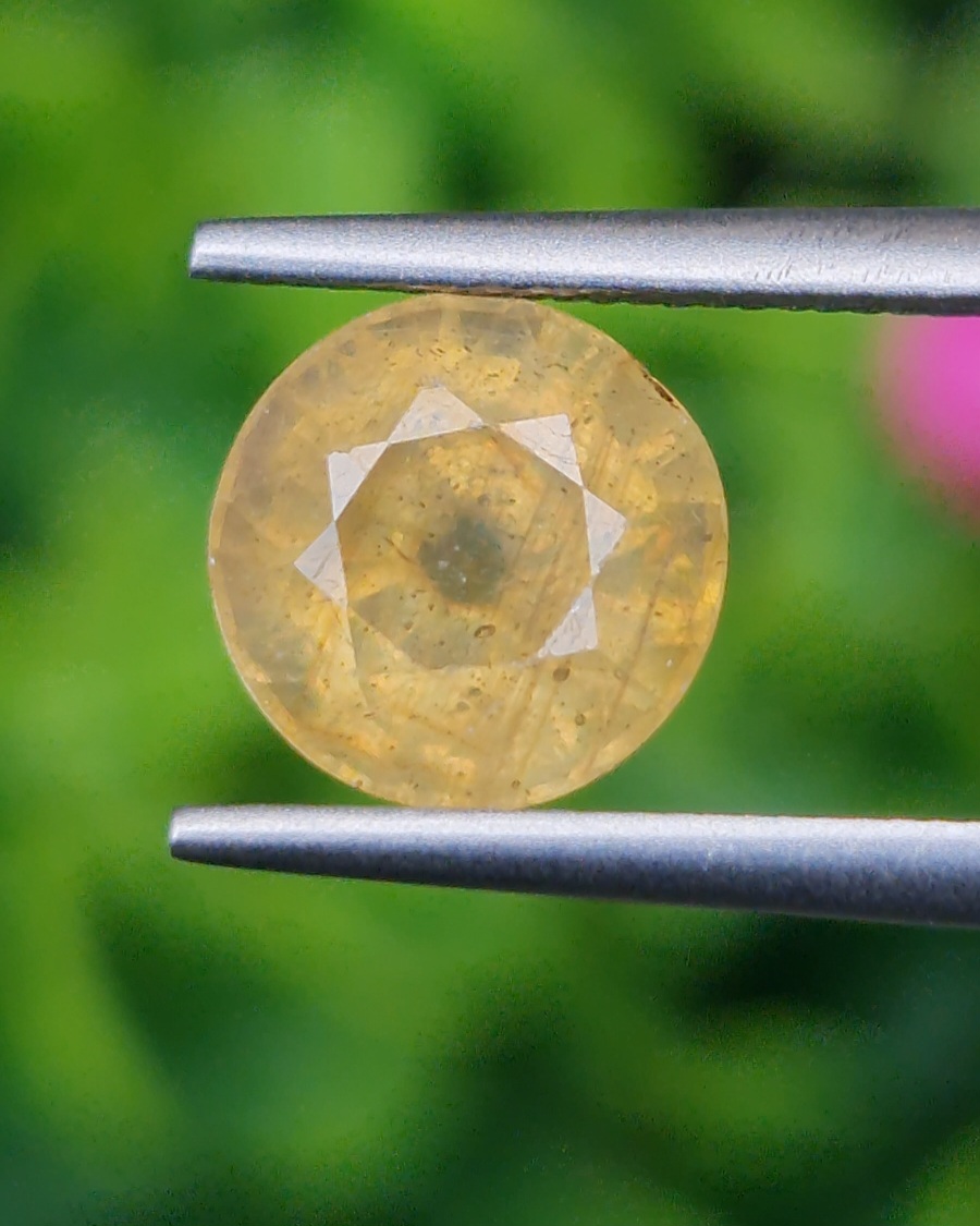 บุษราคัม (Yellow Sapphire)