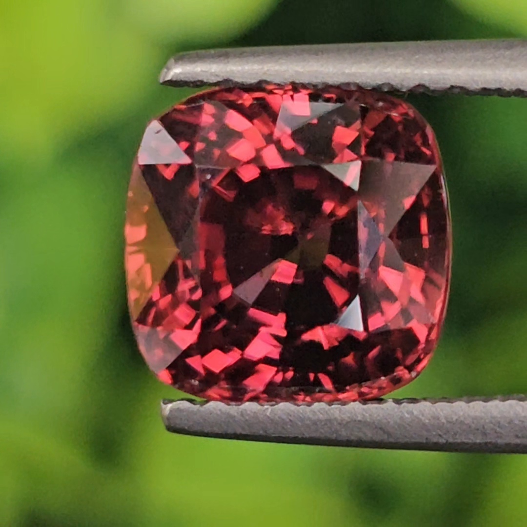 เพทาย Natural Zircon