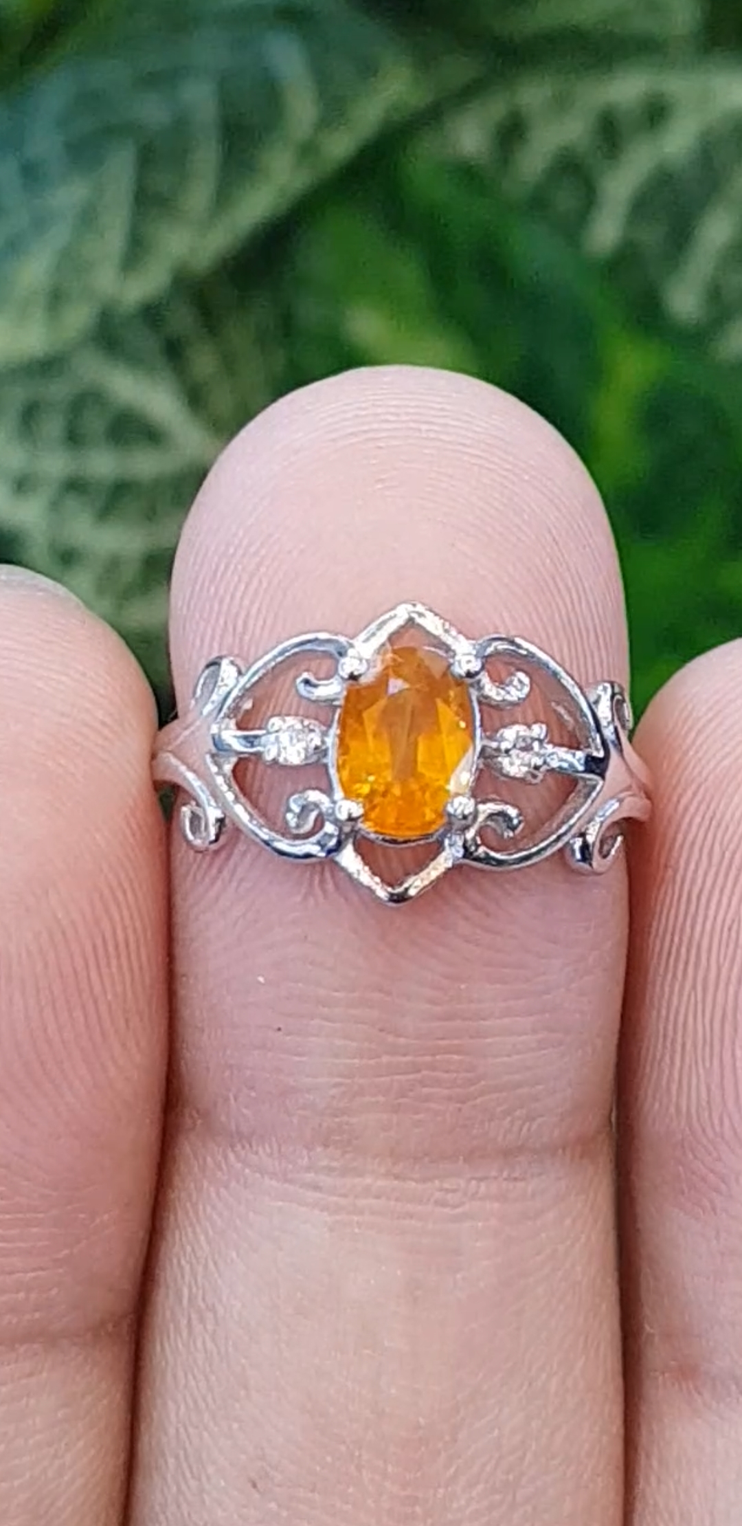 บุษราคัม Yellow Sapphire