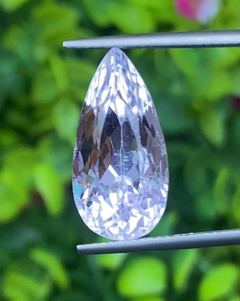 คุนไซท์ Natural Kunzite