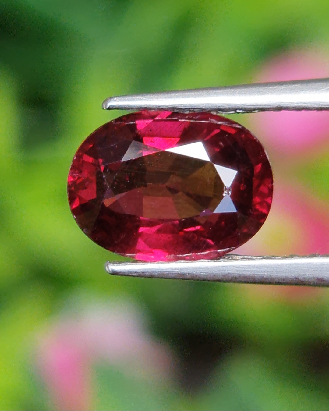 โรโดไลต์ กาเน็ท Natural Rhodolite Garnet
