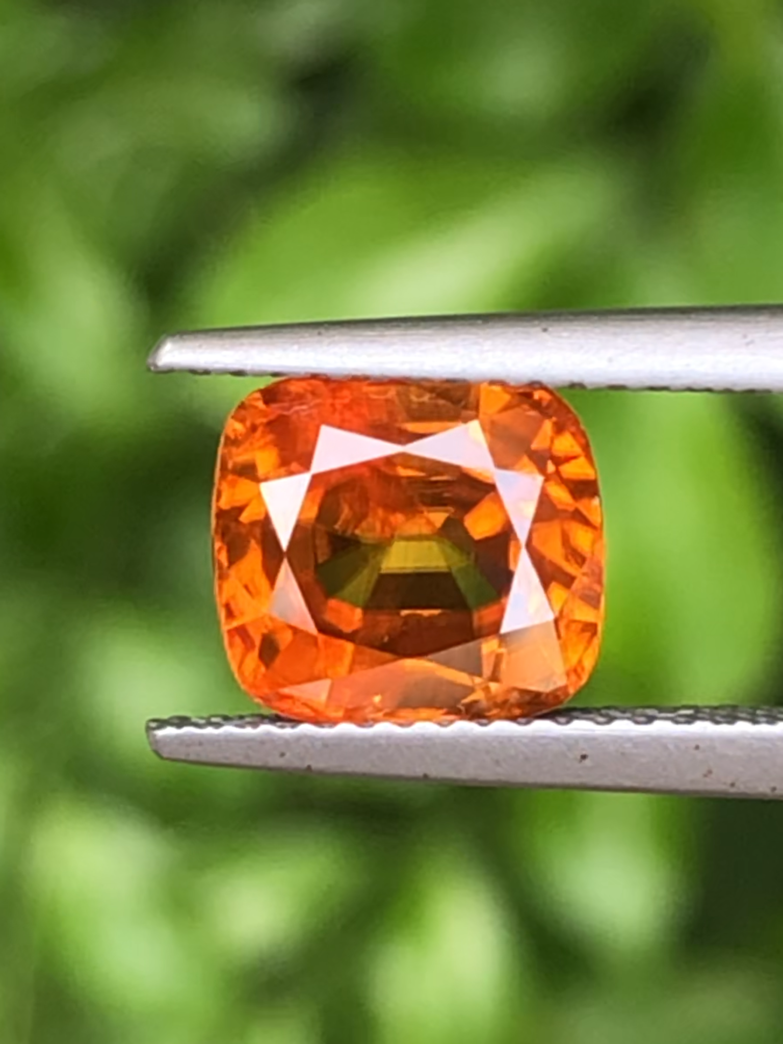 เพทาย Natural Zircon