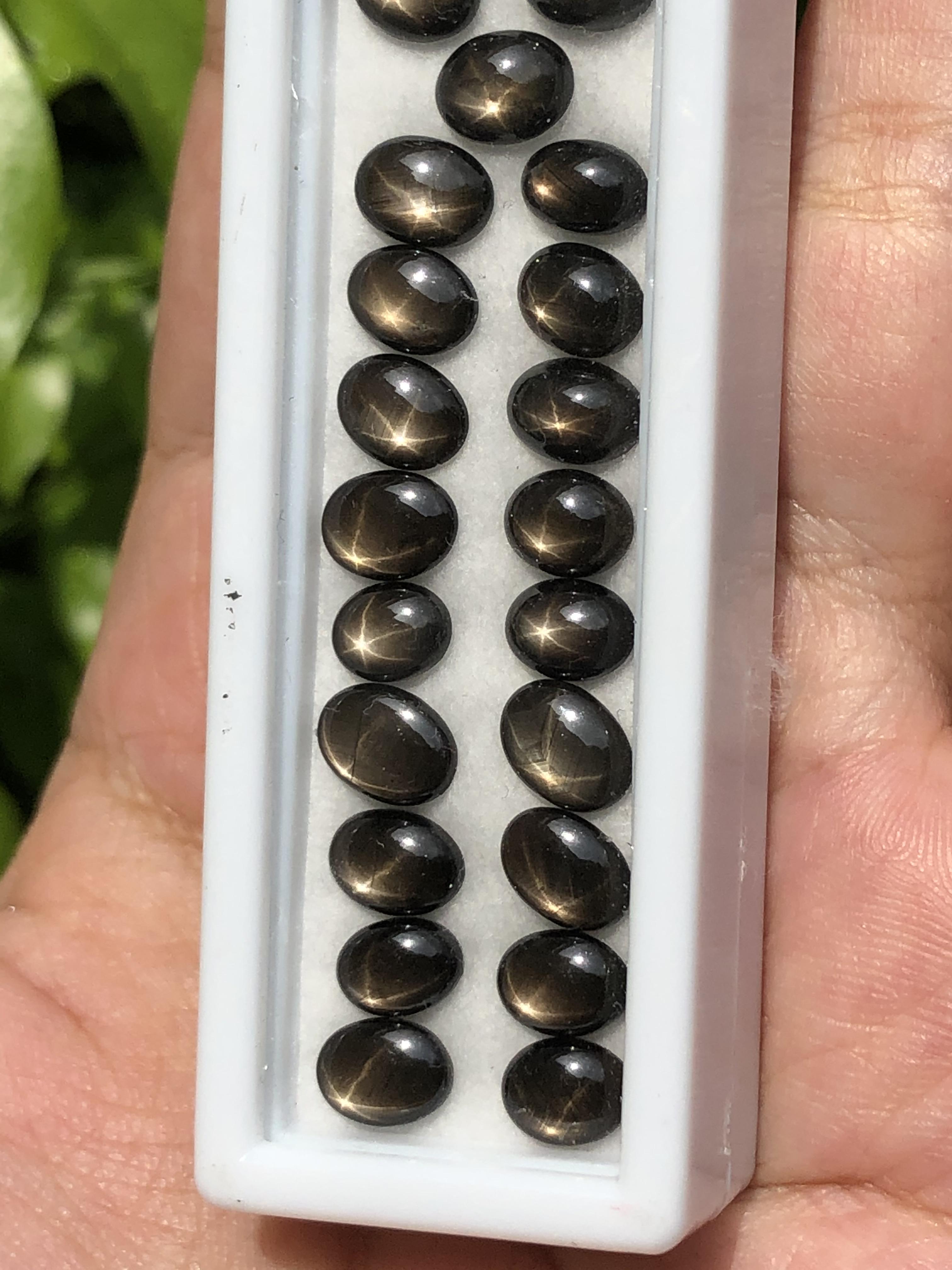 แบล็ค สตาร์ แซฟไฟร์ Natural Star Sapphire