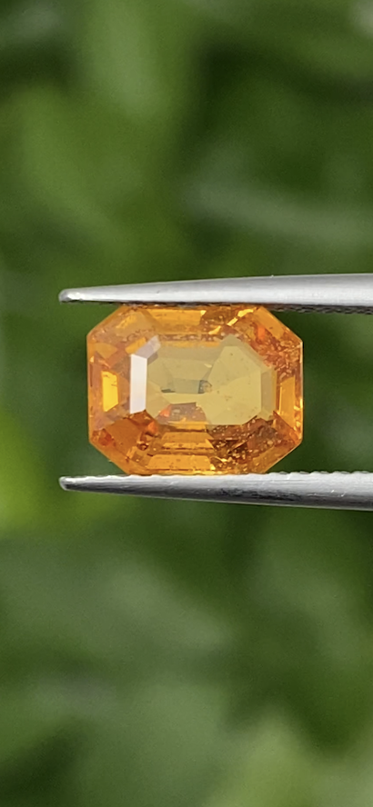 บุษราคัม (Yellow Sapphire)