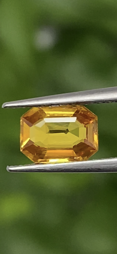 บุษราคัม (Yellow Sapphire)