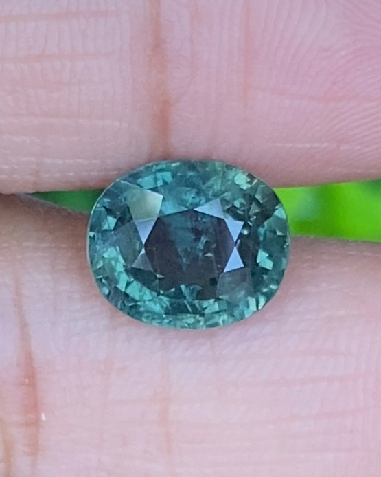พลอย เขียวส่อง Green sapphire