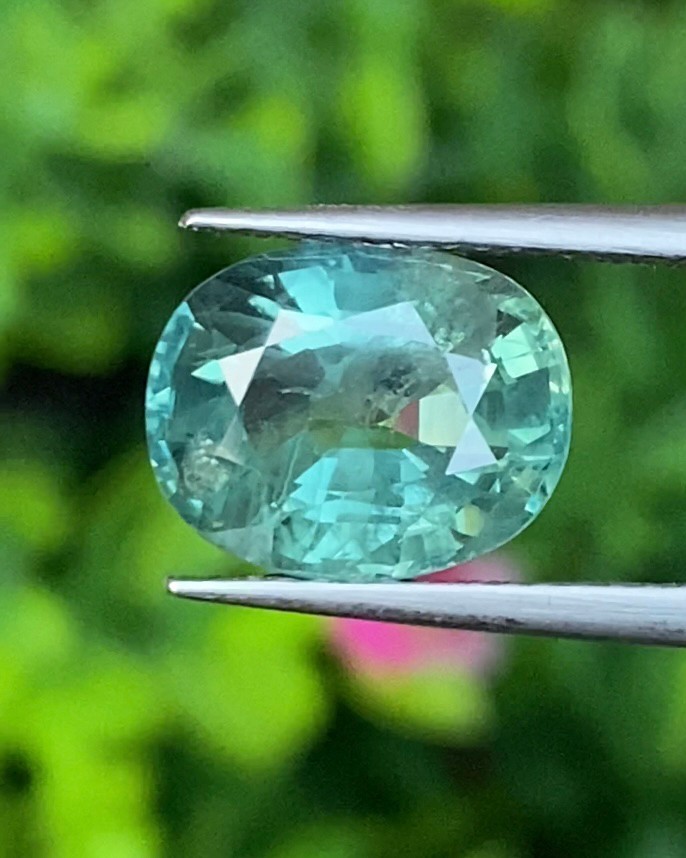 พลอย เขียวส่อง Green sapphire