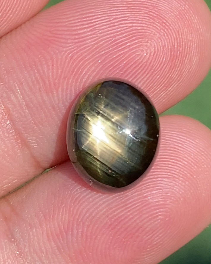 แบล็ค สตาร์ แซฟไฟร์ Natural Star Sapphire