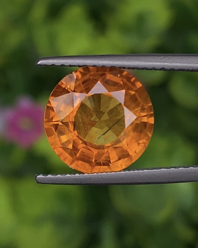 บุษราคัม (Yellow Sapphire)