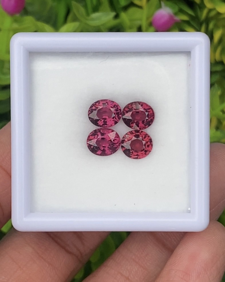 โรโดไลต์ กาเน็ท Natural Rhodolite Garnet