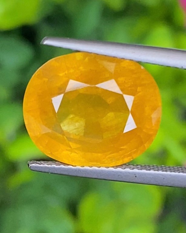 บุษราคัม (Yellow Sapphire)