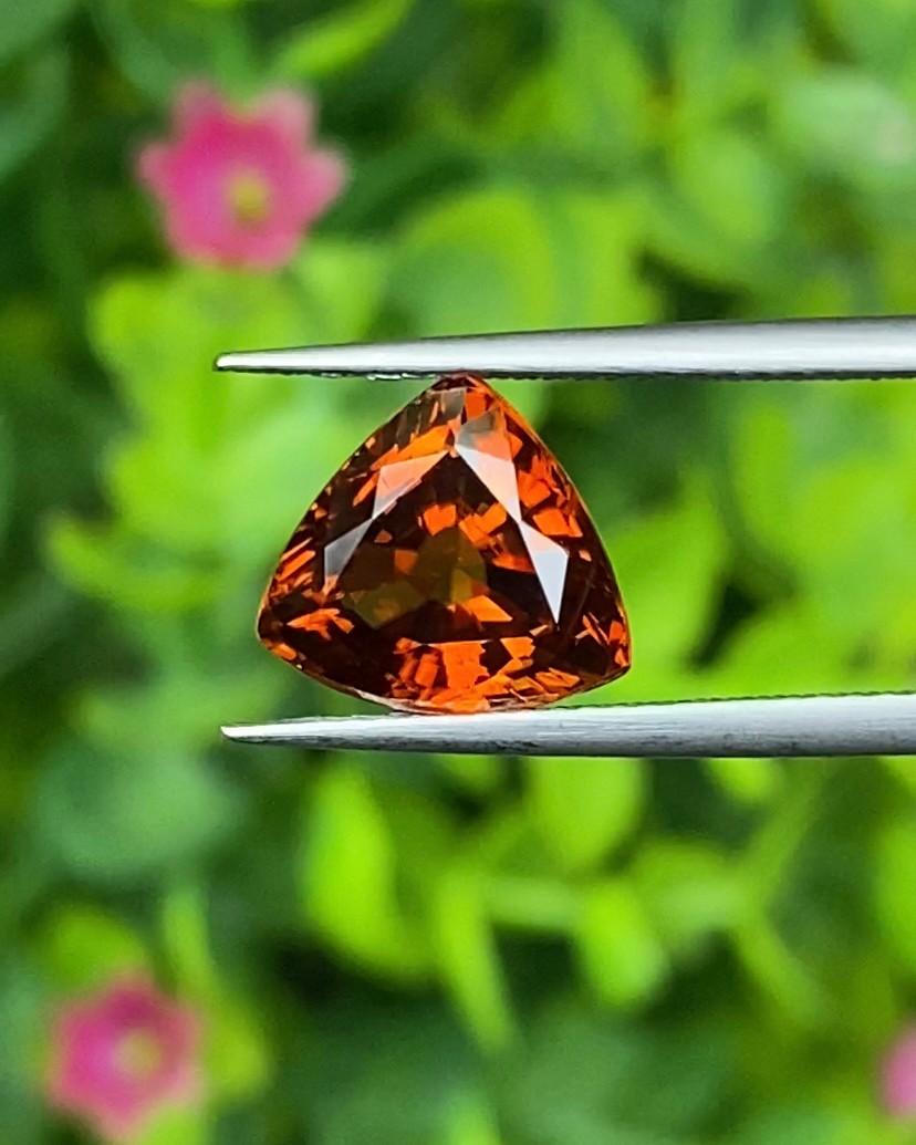 เพทาย Natural Zircon