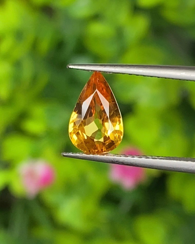 บุษราคัม (Yellow Sapphire)