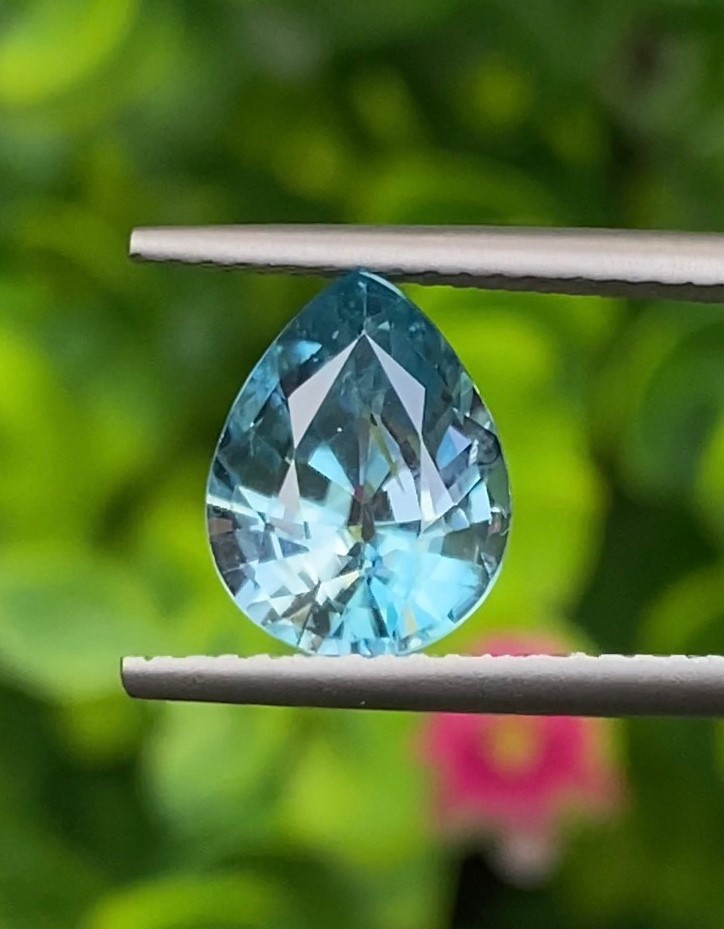 เพทาย Natural Zircon