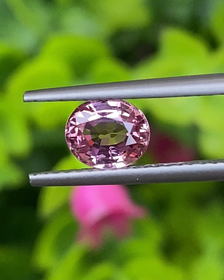 พลอย ชมพูอมส้ม Orangy Pink sapphire