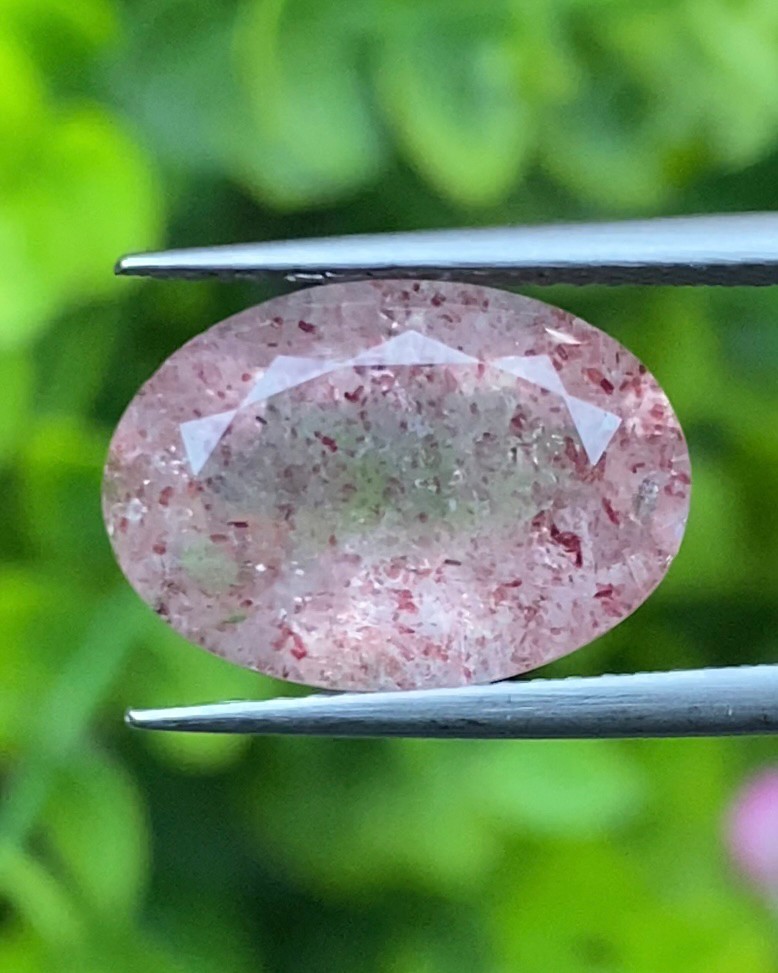 สตอเบอรี่ ควอตซ์ Strawberry Quartz