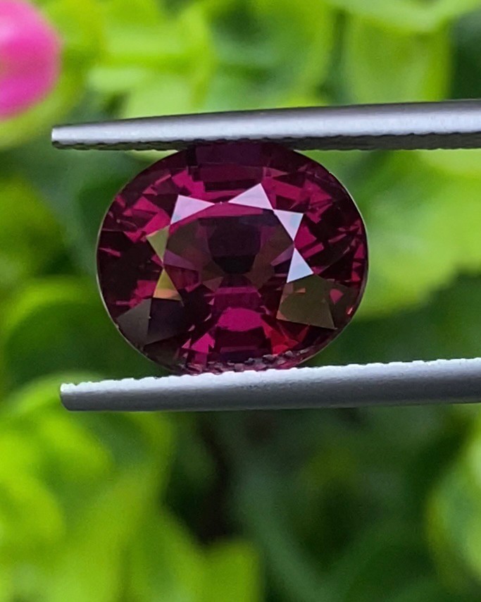 โรโดไลต์ กาเน็ท Natural Rhodolite Garnet