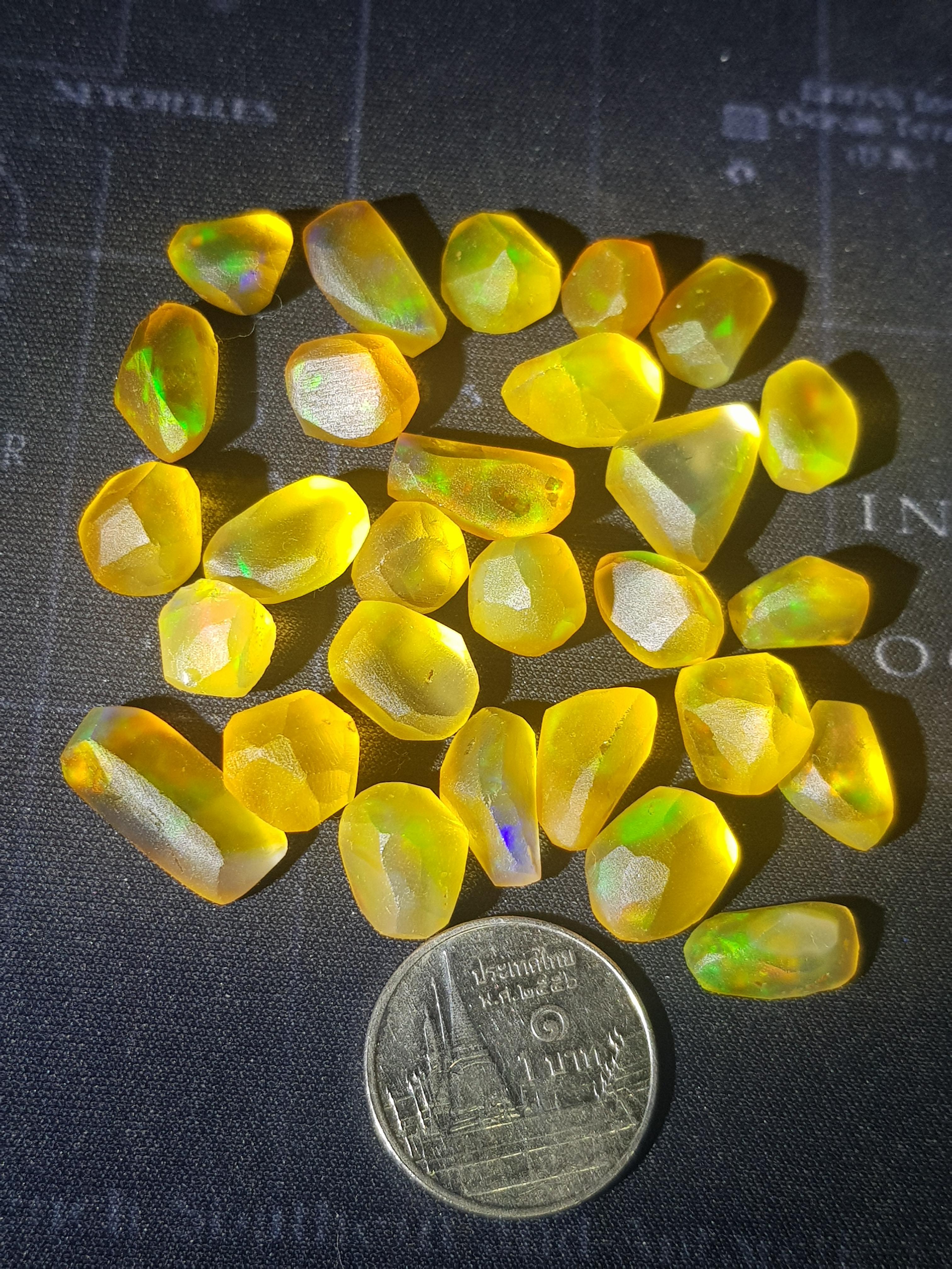 พลอย โอปอล Opal