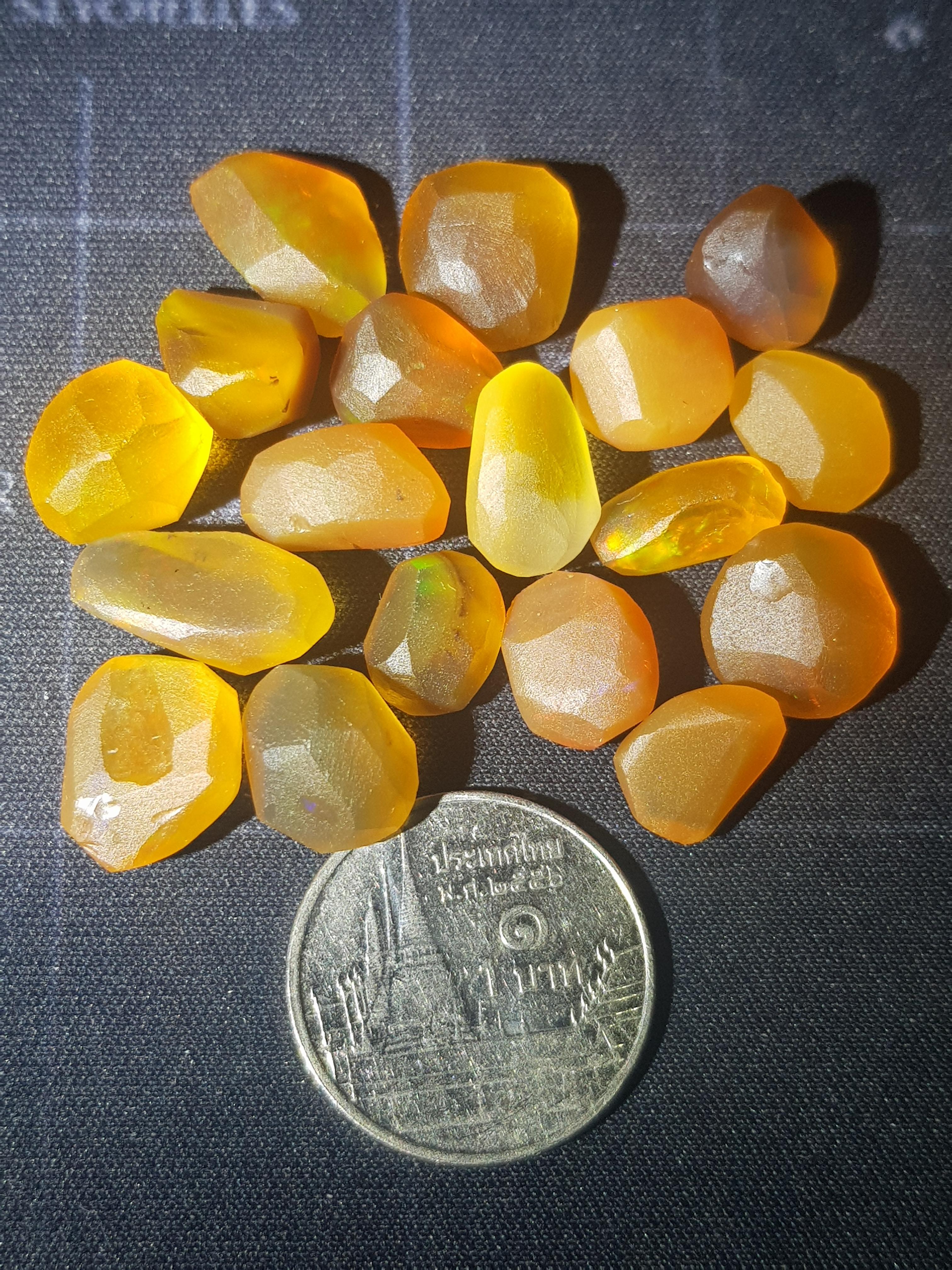 พลอย โอปอล Opal