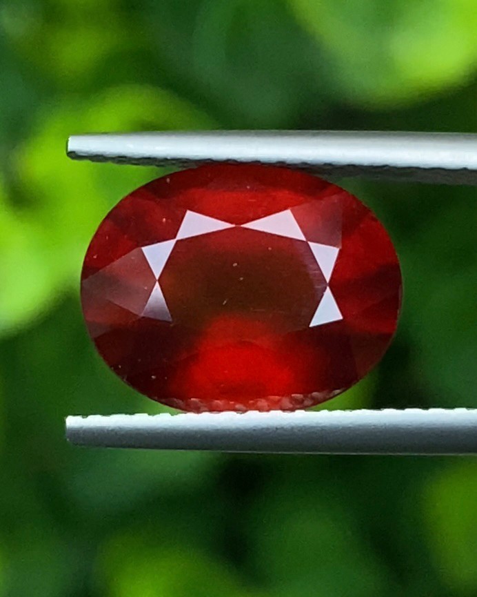 พลอย เฮสโซไนท์ การ์เน็ต Hessonite Garnet