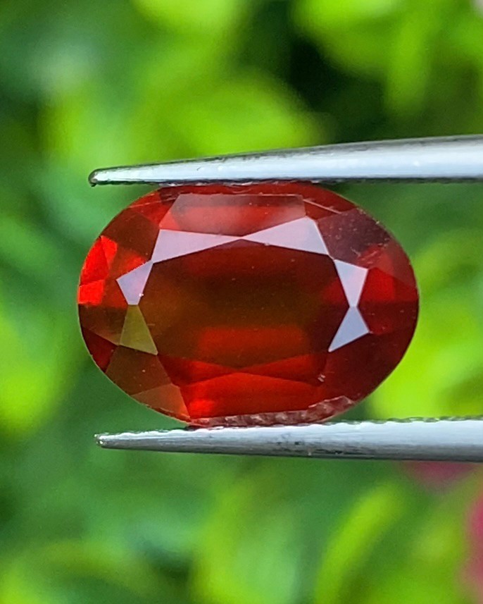 พลอย เฮสโซไนท์ การ์เน็ต Hessonite Garnet