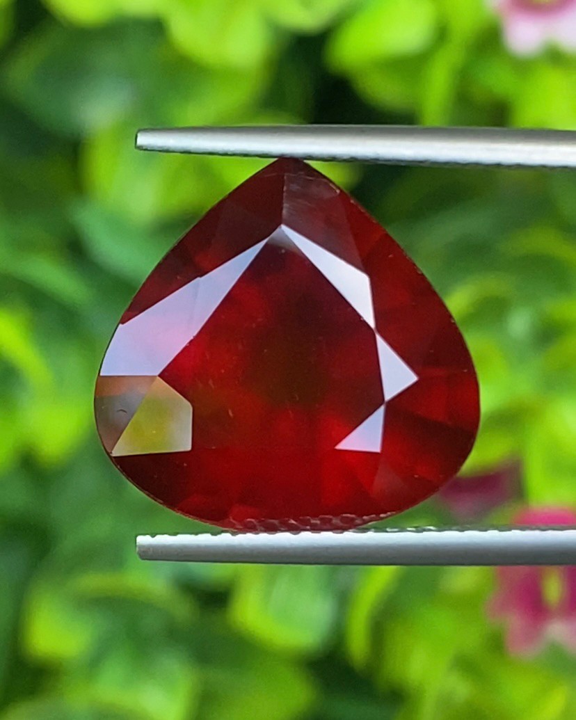 พลอย เฮสโซไนท์ การ์เน็ต Hessonite Garnet