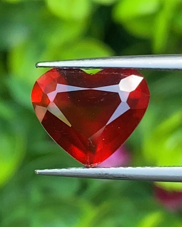 พลอย เฮสโซไนท์ การ์เน็ต Hessonite Garnet