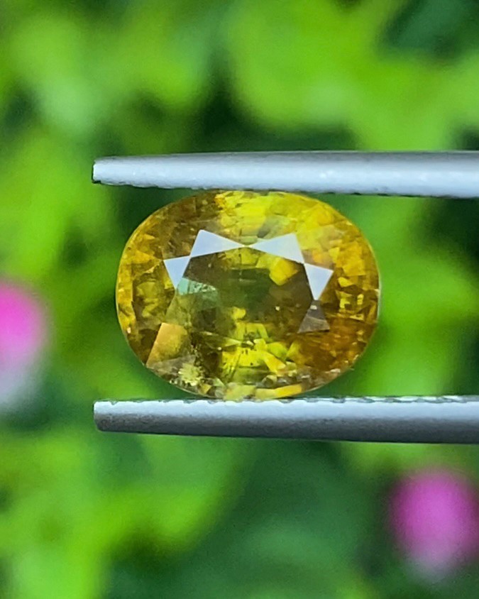 สฟีน Natural Sphene