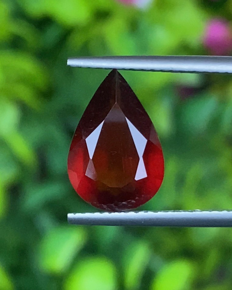 พลอย เฮสโซไนท์ การ์เน็ต Hessonite Garnet