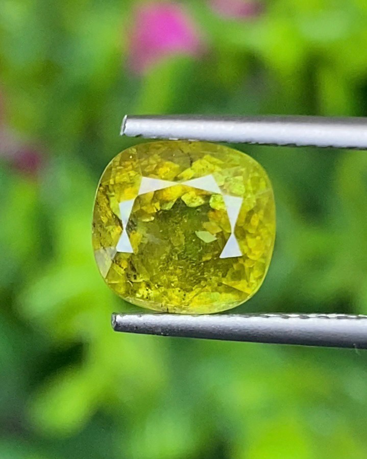 สฟีน Natural Sphene