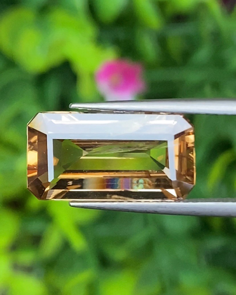 เพทาย Natural Zircon