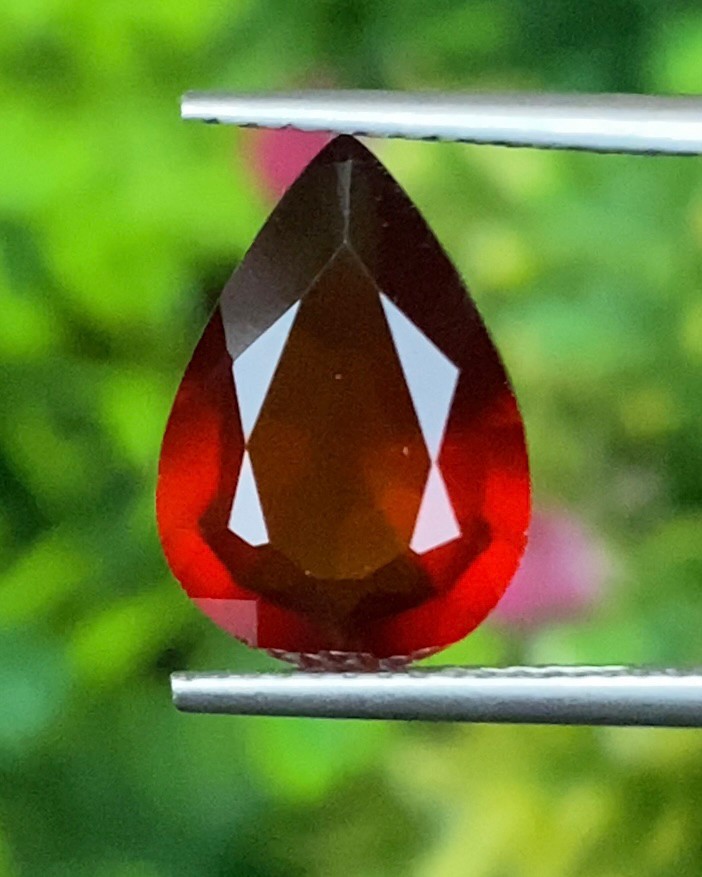 พลอย เฮสโซไนท์ การ์เน็ต Hessonite Garnet