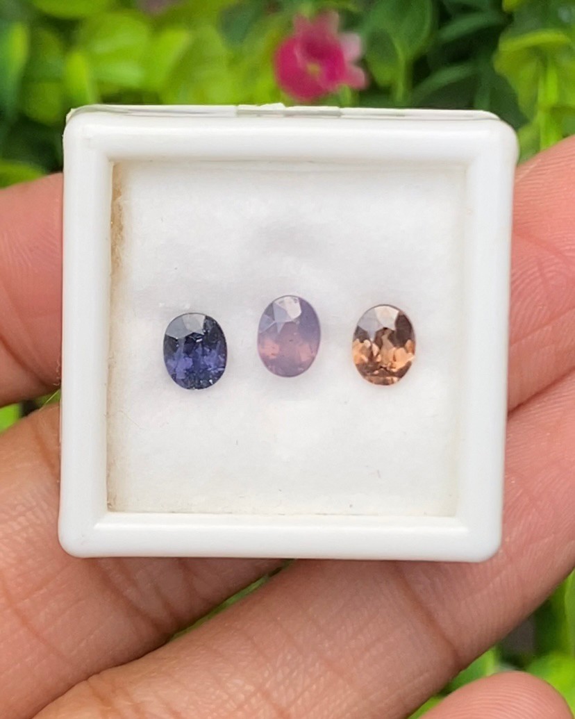 สปิเนล Natural Spinel