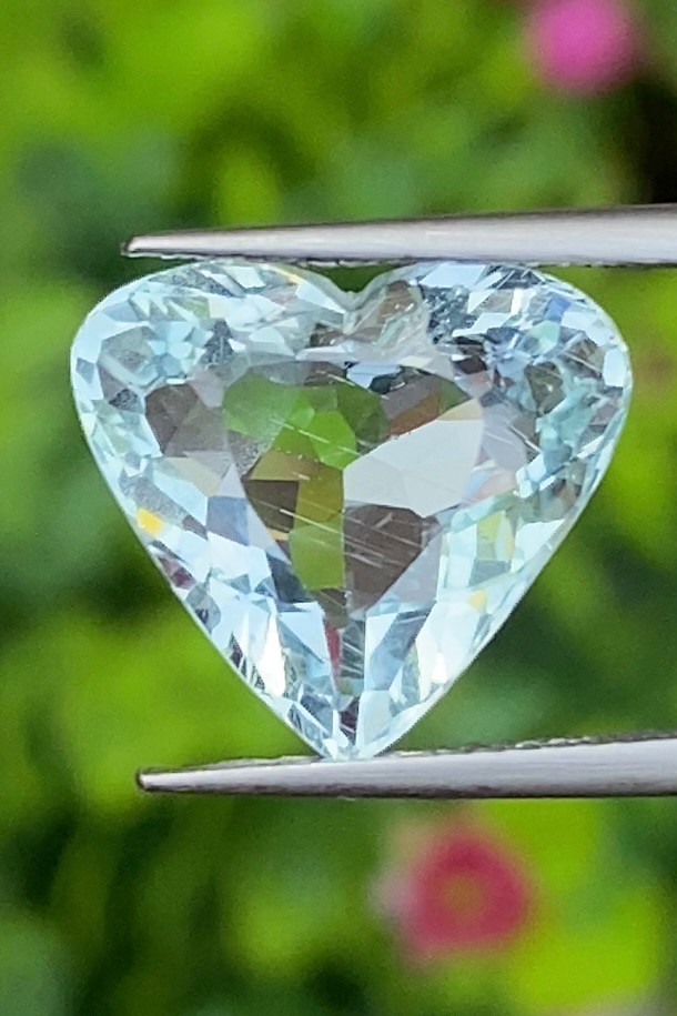 พลอย อความารีน Aquamarine