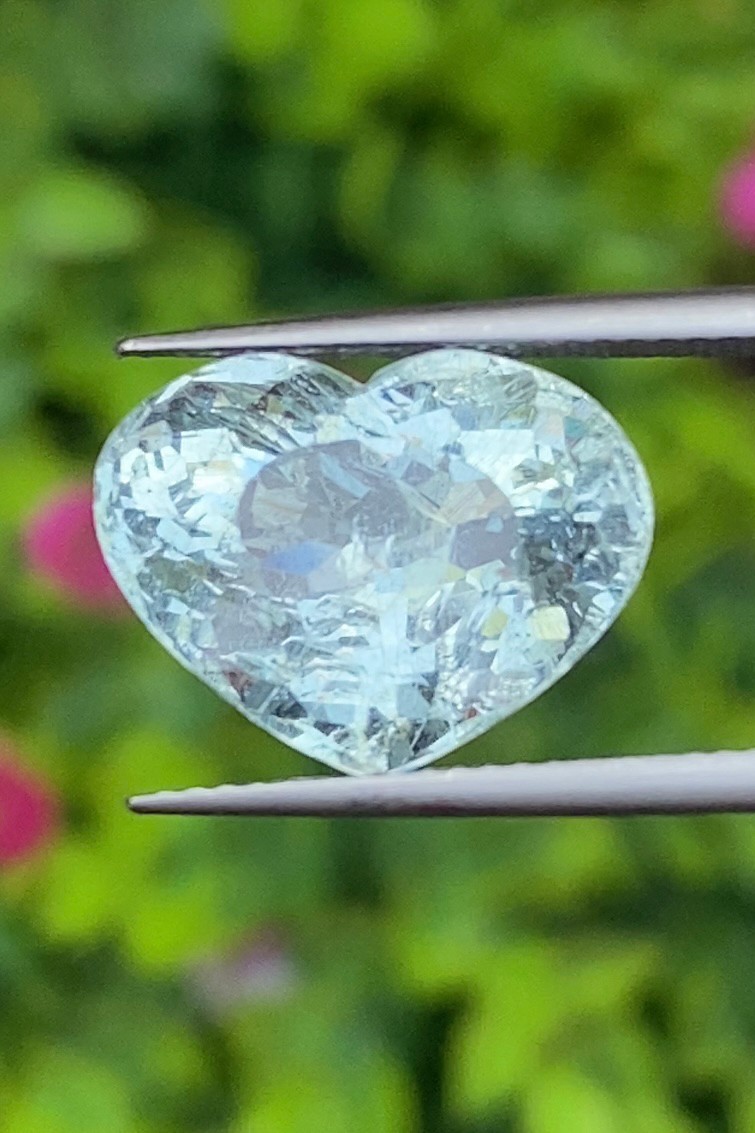 พลอย อความารีน Aquamarine
