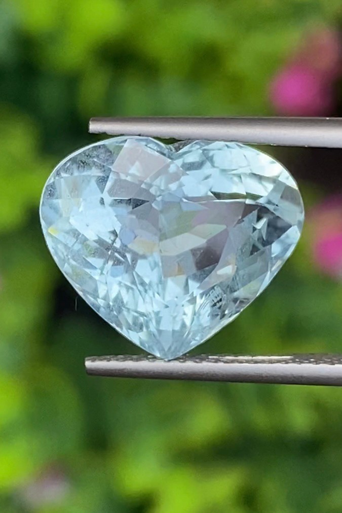 พลอย อความารีน Aquamarine