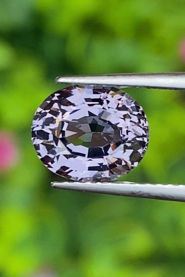 สปิเนล Natural Spinel