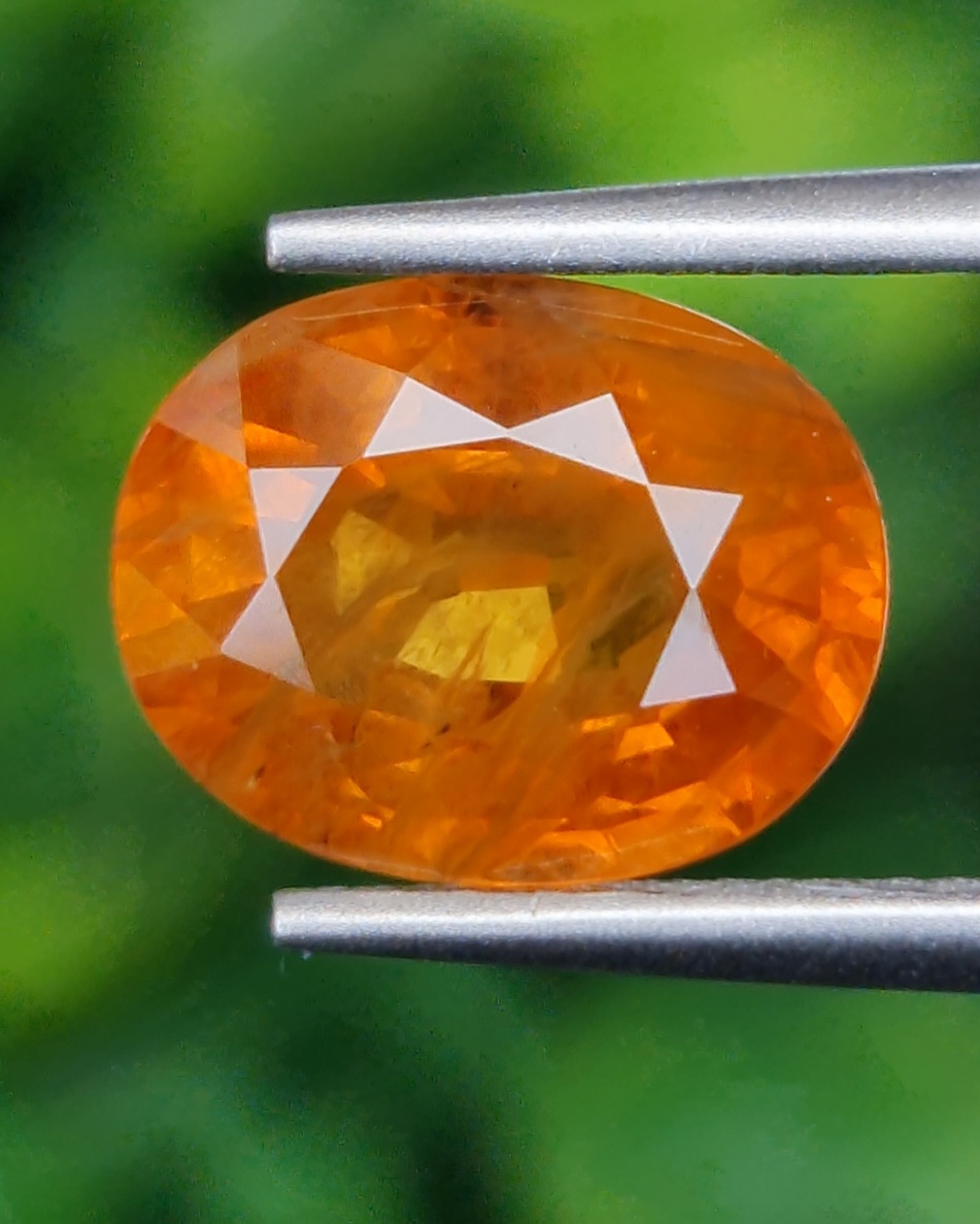 บุษราคัม (Yellow Sapphire)