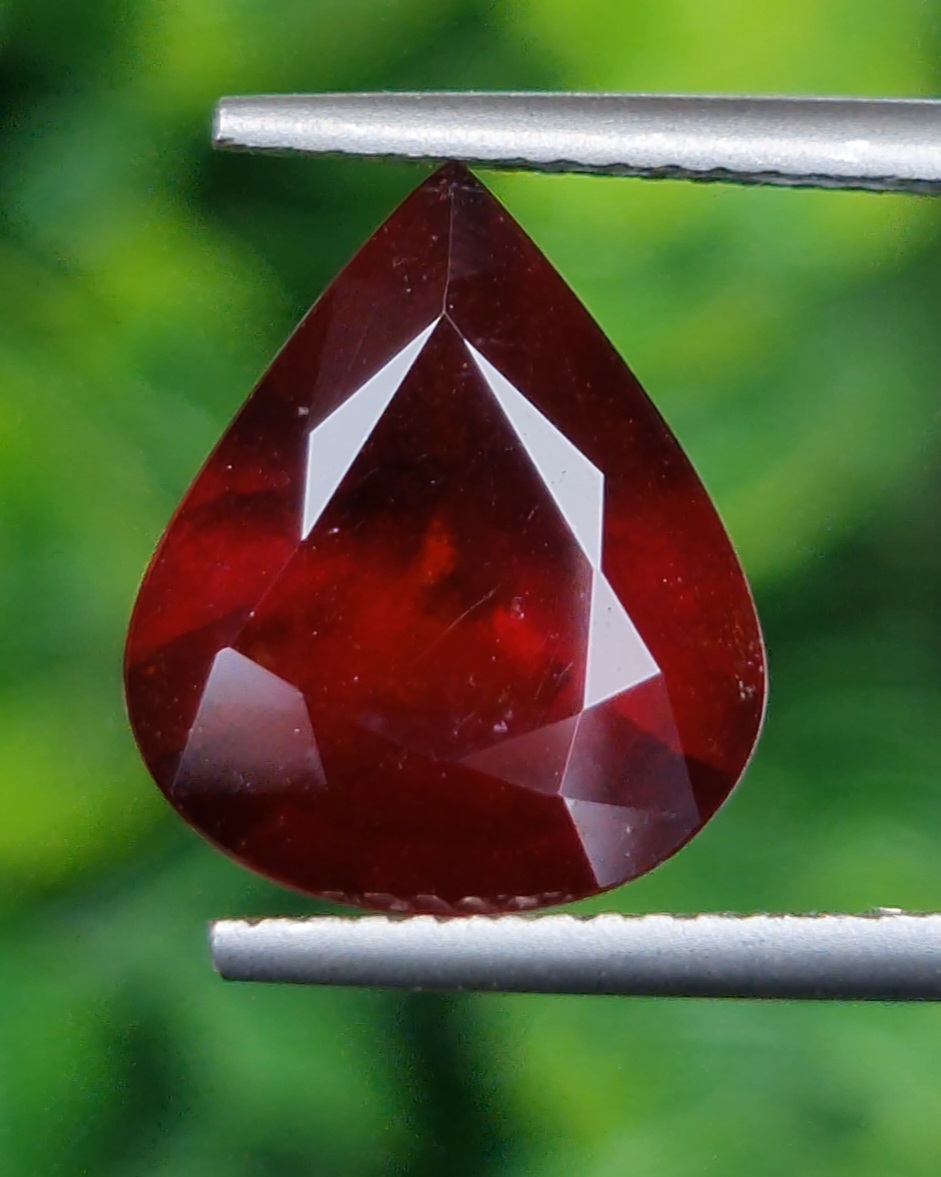 พลอย เฮสโซไนท์ การ์เน็ต Hessonite Garnet