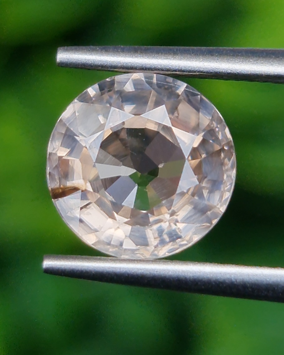 เพทาย Natural Zircon