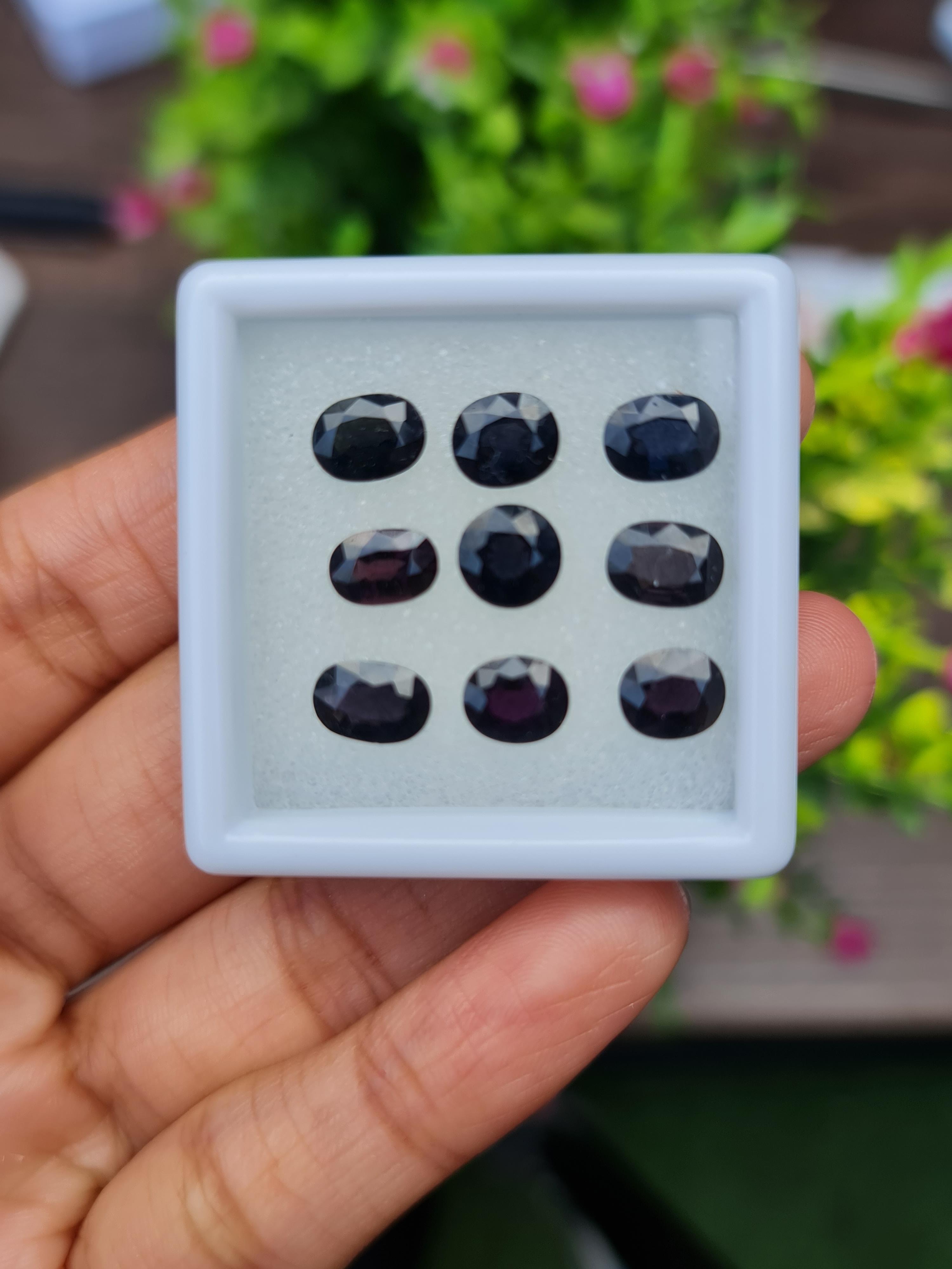 สปิเนล Natural Spinel