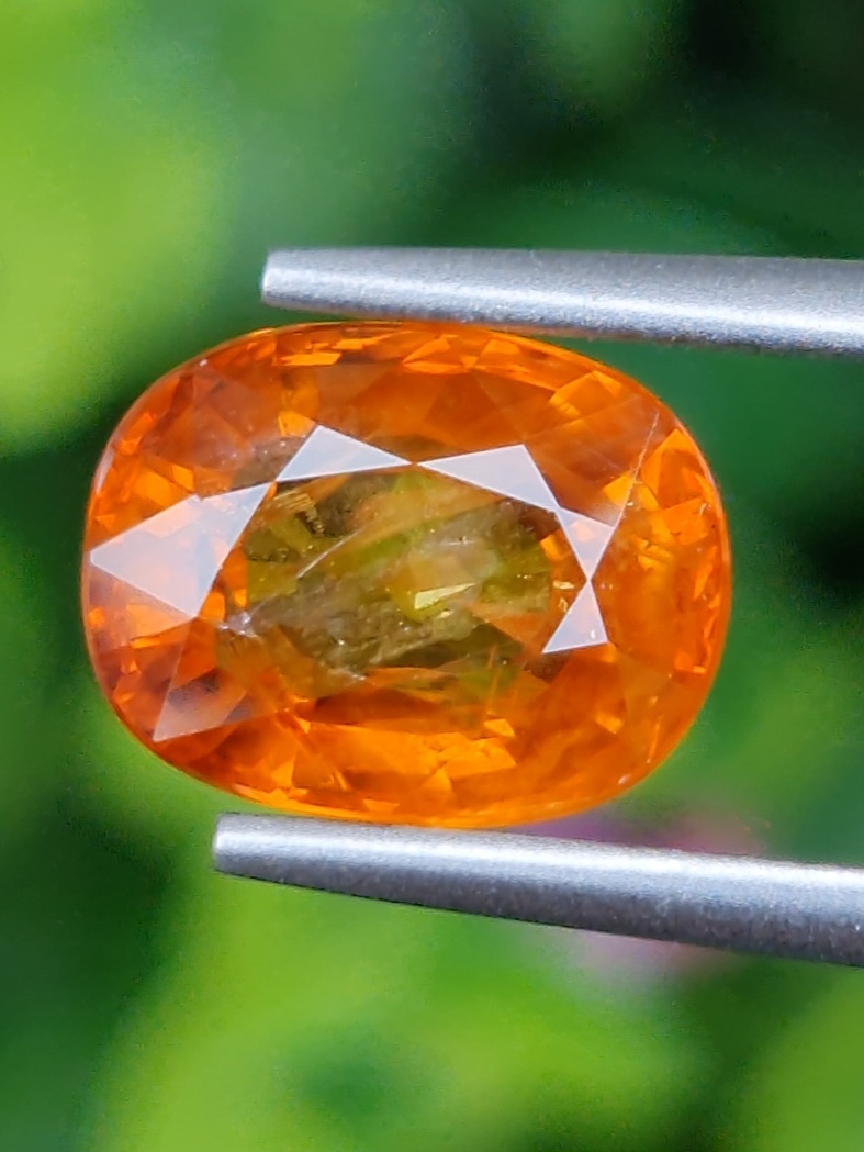 บุษราคัม (Yellow Sapphire)