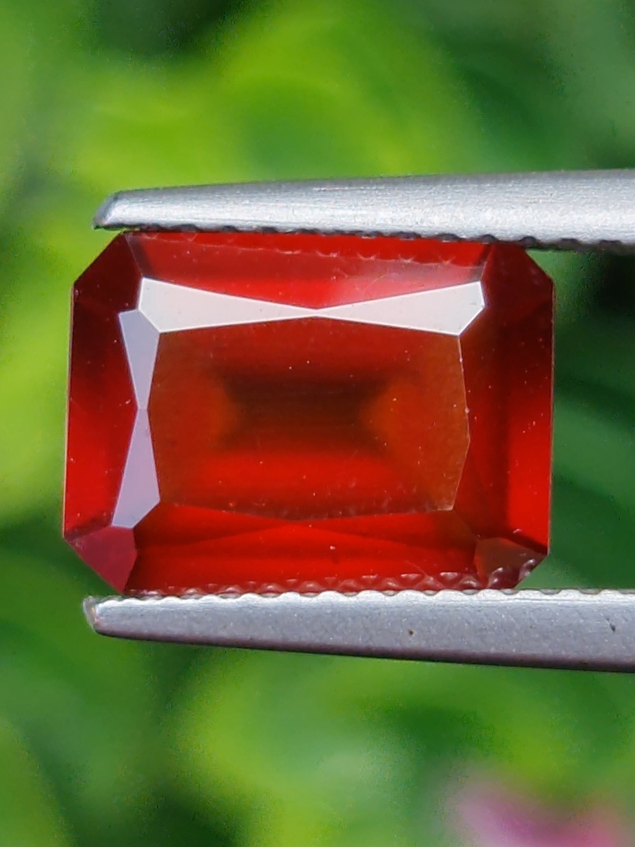 พลอย เฮสโซไนท์ การ์เน็ต Hessonite Garnet