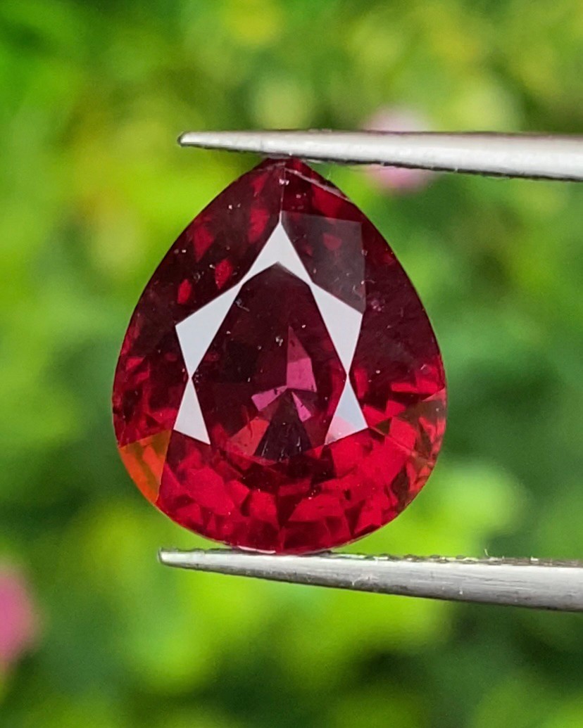 โรโดไลต์ กาเน็ท Natural Rhodolite Garnet