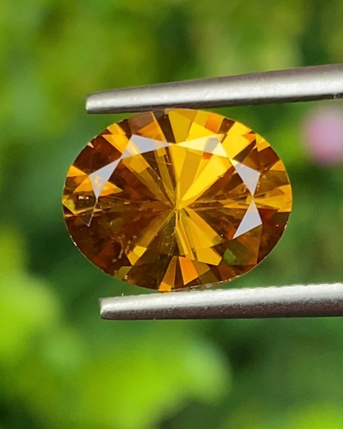 สฟีน Natural Sphene