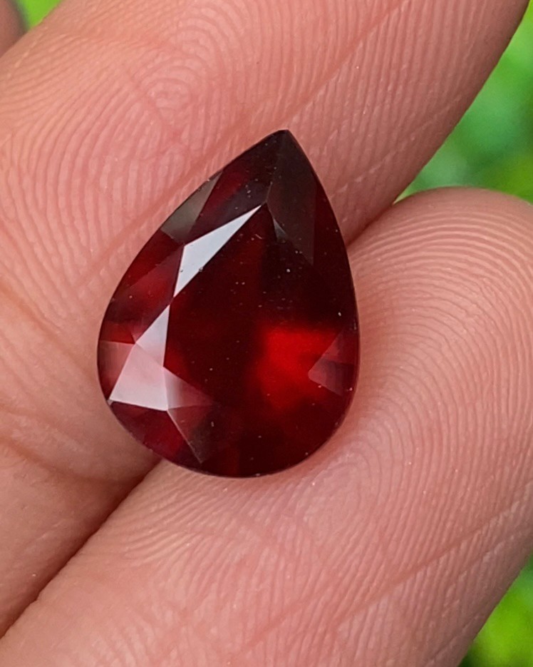 พลอย เฮสโซไนท์ การ์เน็ต Hessonite Garnet